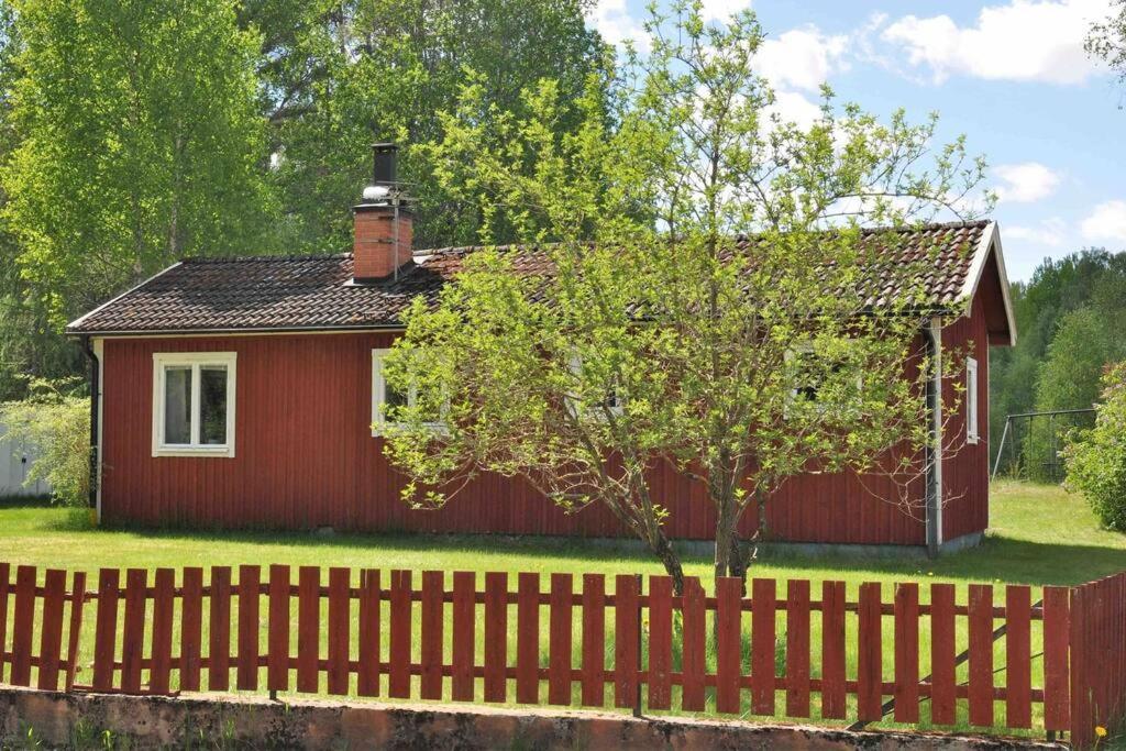 Stuga I Vassemala Vimmerby Exteriör bild